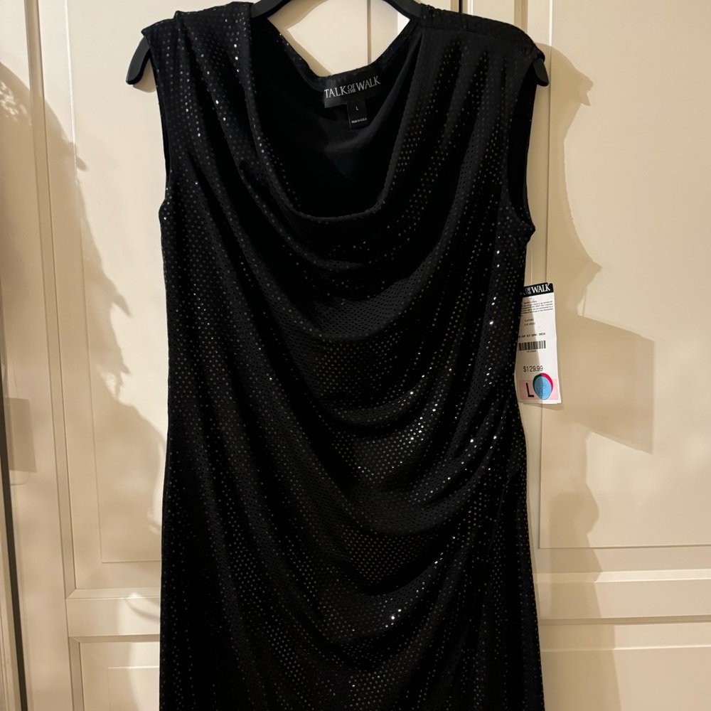 Black dress with flat sequins.